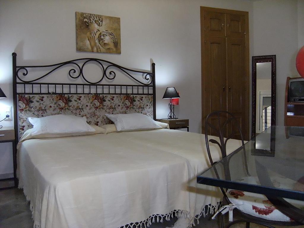 Apartamentos Sevilla Habitación foto